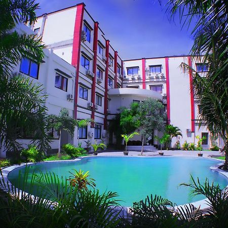 Grand Duta Hotel 팔루 외부 사진