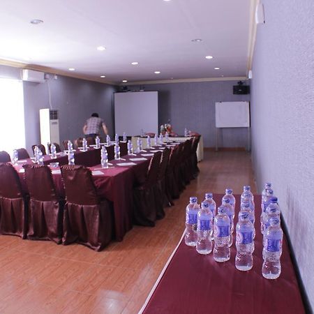 Grand Duta Hotel 팔루 외부 사진