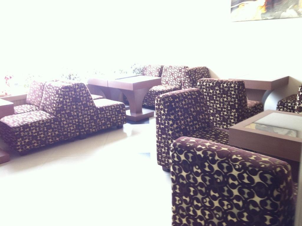 Grand Duta Hotel 팔루 외부 사진