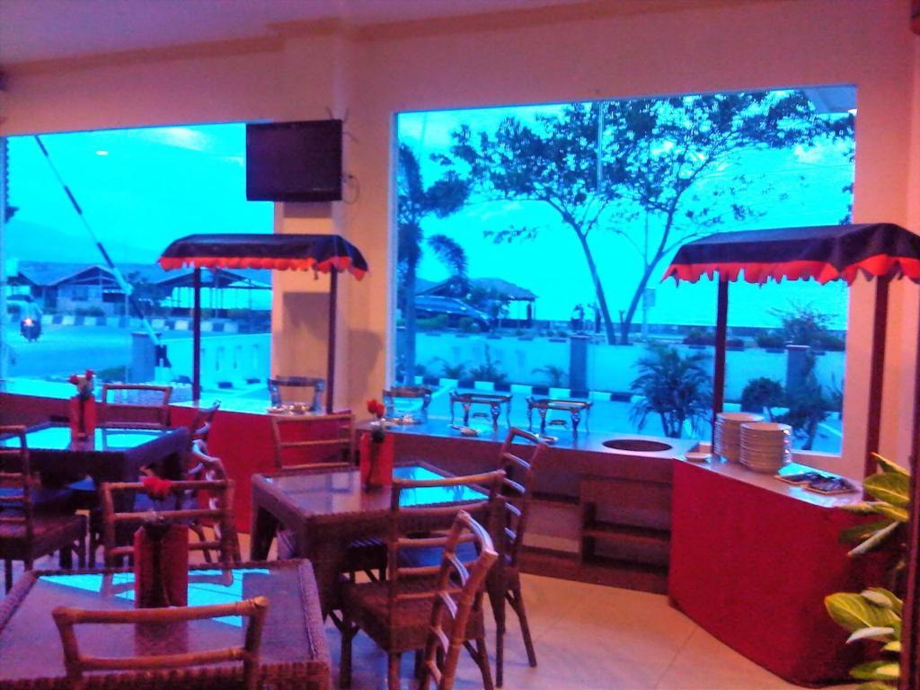 Grand Duta Hotel 팔루 외부 사진